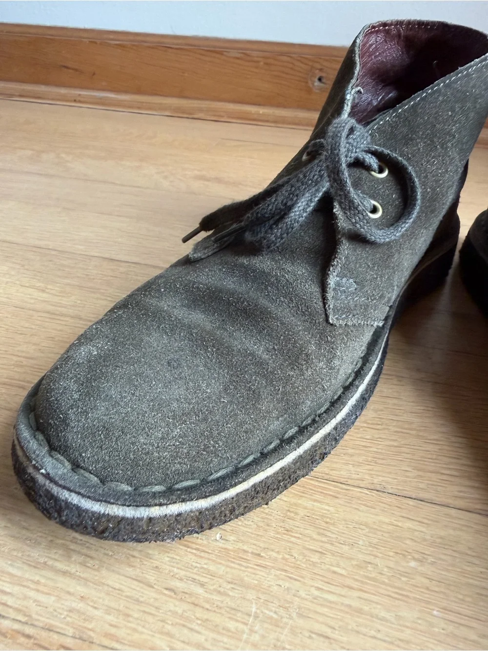 Clarks - Green Suede Chukka Desert Ankle Boots.